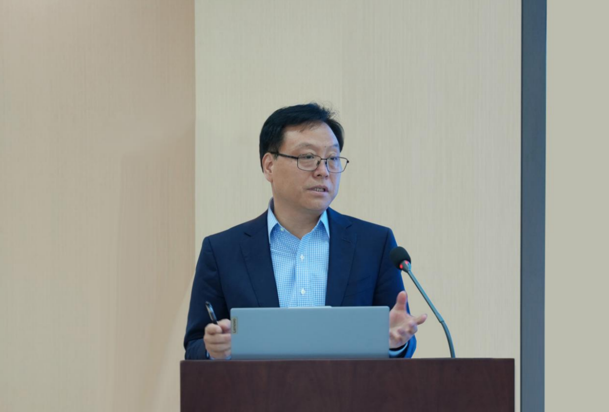 “赋能成长  蓄力起航”  全体教职工培训