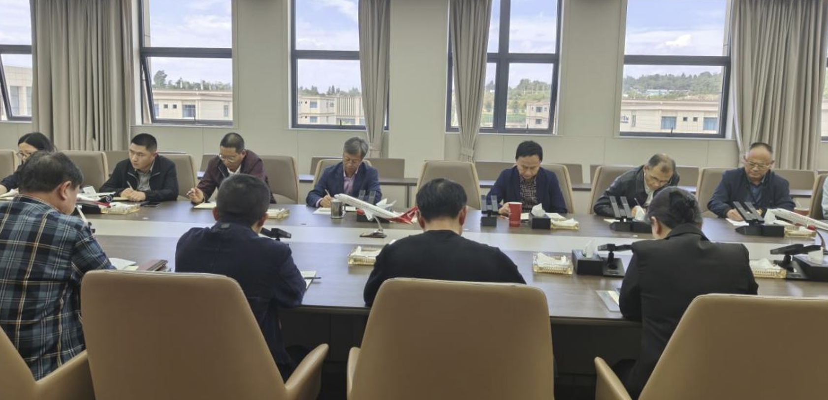 凝心聚力抓落实  对标对表促发展 ——昆明航空职业学院圆满召开2025/2026学年第二学期工作检查会议
